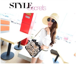 B742 IDR.18O.OOO MATERIAL PU SIZE L26XH27XW15CM WEIGHT 800GR COLOR RED,BLACK,BEIGE (1)