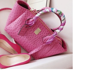 B8267 IDR.2O2.OOO MATERIAL PU SIZE L43XH26XW13CM WEIGHT 750GR COLOR BLUE,PINK (WITH SCARF) (1)