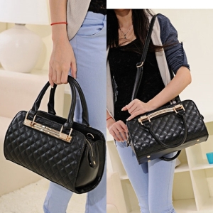 B8300 IDR.228.OOO MATERIAL PU SIZE L30XH19XW10CM WEIGHT 820GR COLOR BLACK
